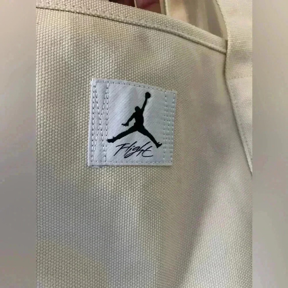 Jordan Flight Holdall Tote Bag - NWT - Picture 11 of 13